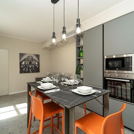 Apt 2 Min From The Cathedral With Private Parking Como Eksteriør billede