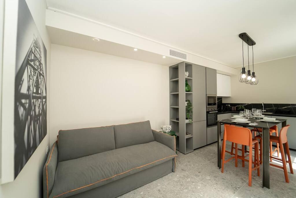 Apt 2 Min From The Cathedral With Private Parking Como Eksteriør billede