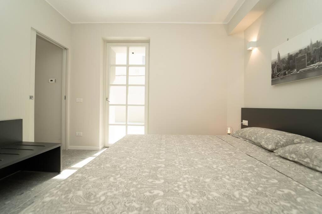 Apt 2 Min From The Cathedral With Private Parking Como Eksteriør billede